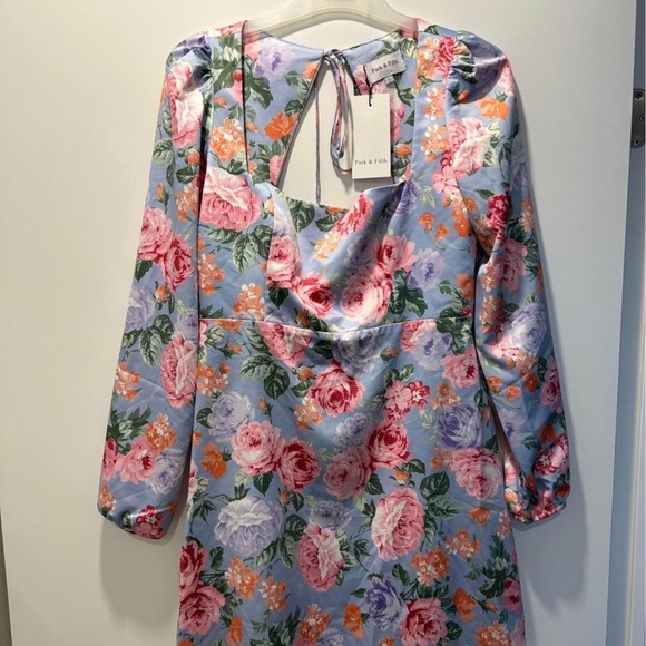 Size Large - Brand New - Park and Fifth mini dress - Picture 2 of 3